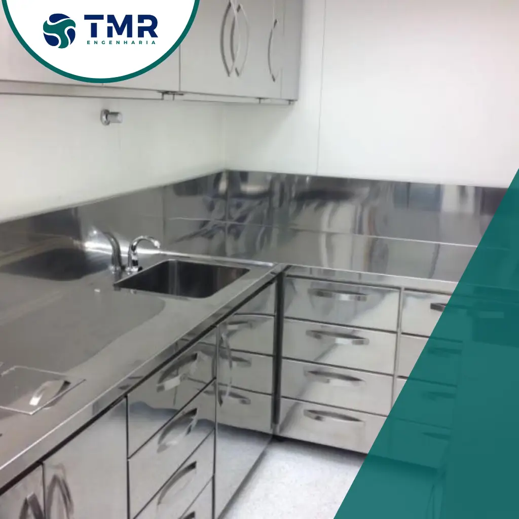 Móveis-em-aço-inox-para-laboratório